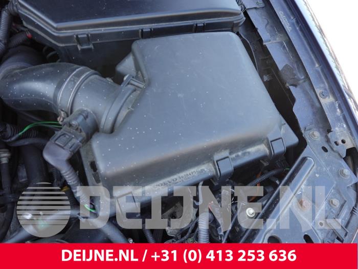 Volvo V70 Air box O321013