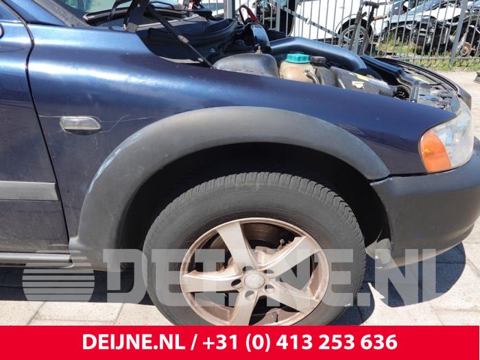 Volvo V70 Kotflügel rechts vorne O321043