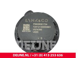 Lynk & Co 08 Additional water pump O321105 photo 3