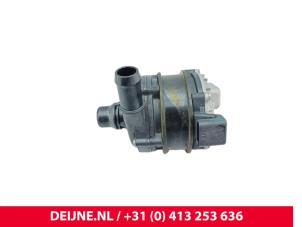 Lynk & Co 08 Zusätzliche Wasserpumpe O321107 foto 2