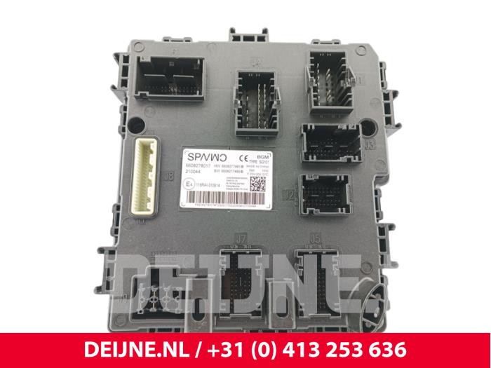 Lynk & Co 08 Komfort-Modul O321113