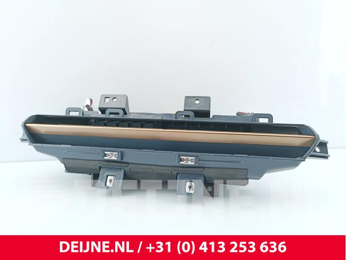 Lynk & Co 08 Luftgitter Armaturenbrett O321116