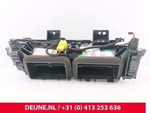 Lynk & Co 08 Luchtrooster Dashboard O321116 foto 2