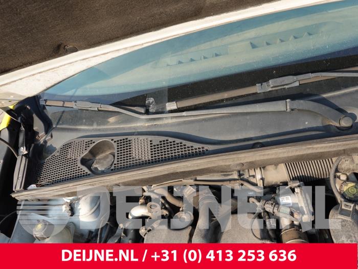 Dacia Dokker Front wiper arm O321173