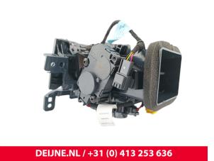 Lynk & Co 08 Luftgitter Armaturenbrett O321214 foto 3