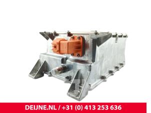 Lynk & Co 08 Battery charger O321234 photo 2
