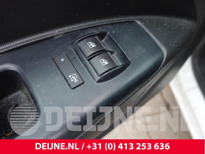 Opel Combo Elektrisches Fenster Schalter O321359
