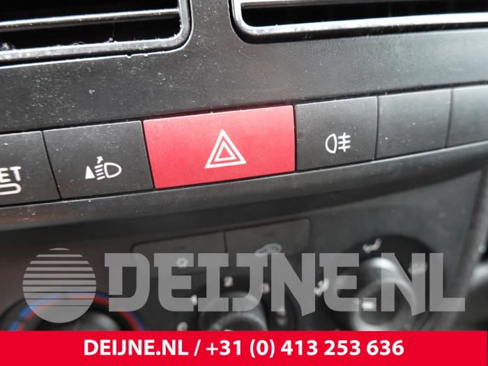 Opel Combo Paniekverlichtings Schakelaar O321380