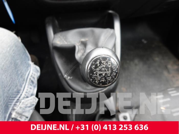 Opel Combo Versnellingspook O321422