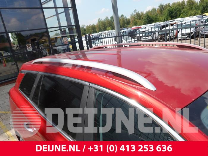 MG MG5 Electric Daklijst rechts O321503