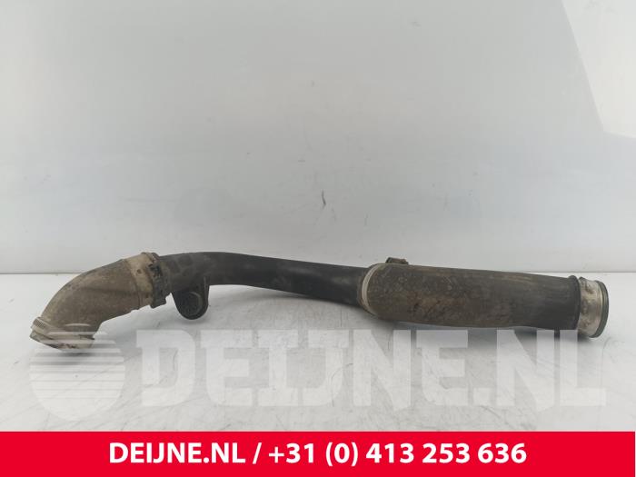 Gebruikte Intercooler Buis Volkswagen Transporter T5 2.0 TDI DRF Prijs € 18,15 Inclusief btw aangeboden door van Deijne Onderdelen Uden B.V.