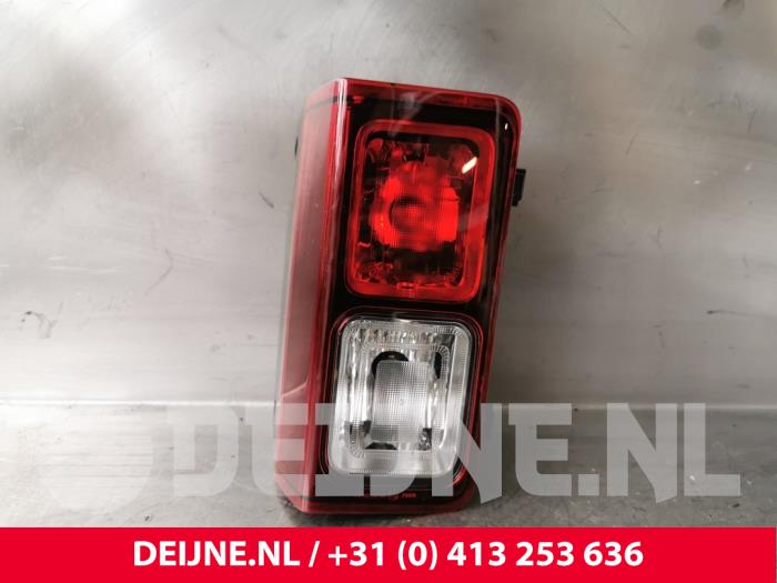 Opel Vivaro Achterlicht rechts O321631