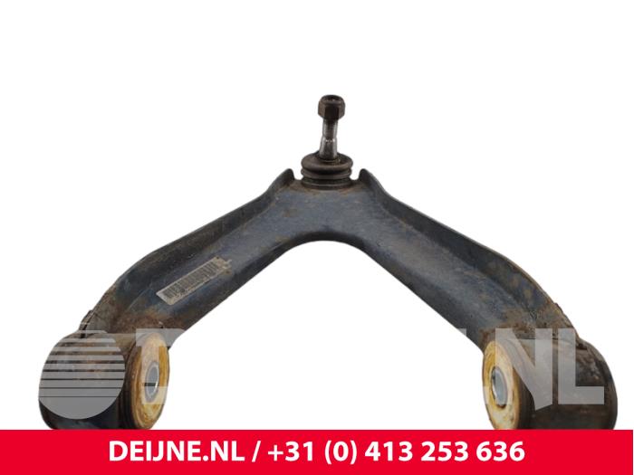 Iveco New Daily Querlenker oben links vorne O321637
