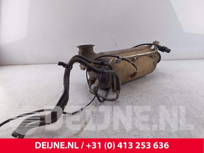 Gebruikte Roetfilter Mercedes Sprinter 3t (906.61) 216 CDI 16V Prijs op aanvraag aangeboden door van Deijne Onderdelen Uden B.V.