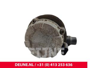 Mercedes eVito Extra waterpomp O321655 foto 3