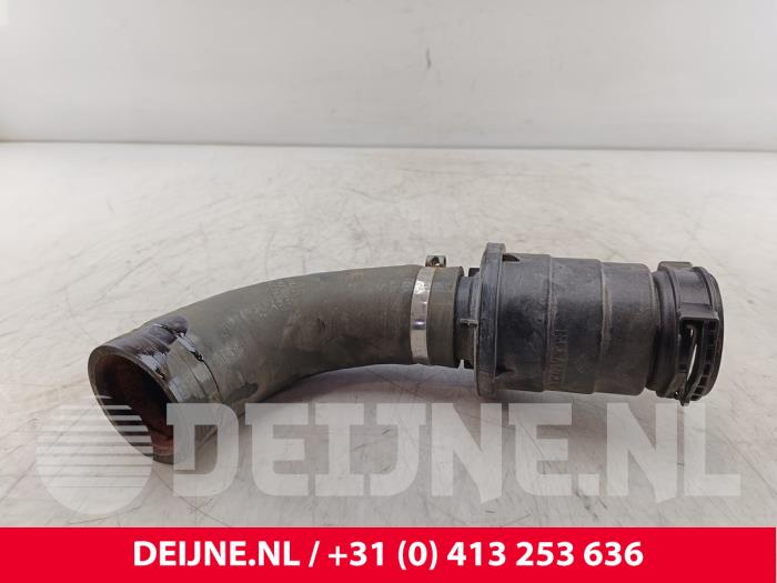 Gebruikte Intercooler Slang Renault Trafic (1FL/2FL/3FL/4FL) 1.6 dCi Twin Turbo Prijs € 42,35 Inclusief btw aangeboden door van Deijne Onderdelen Uden B.V.