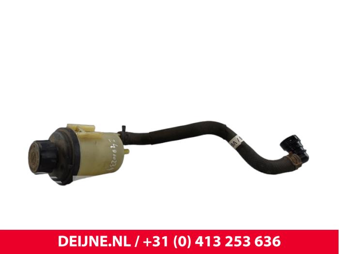 Volvo V60 Power steering fluid reservoir O321709