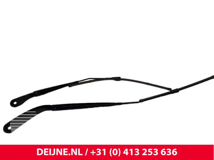 Mercedes eVito Ruitenwisserarm set O321725
