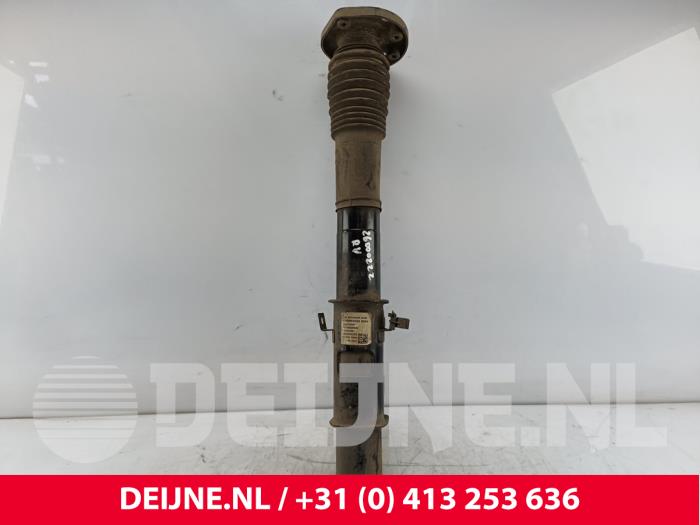 Mercedes Sprinter Stoßdämpfer rechts vorne O321728