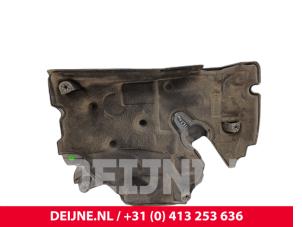 Mercedes Sprinter Motor Schutzblech O321738 foto 2