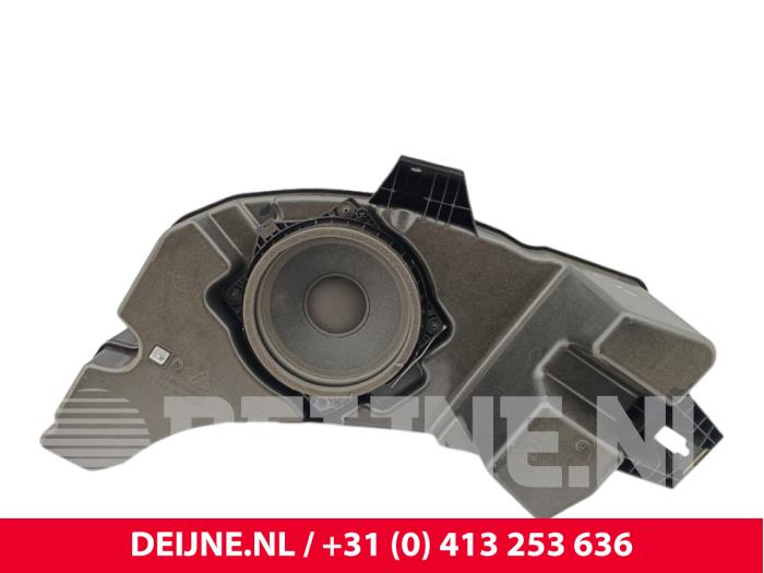 Lynk & Co 08 Subwoofer O321745