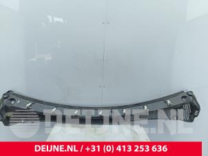 Renault Master Cowl top grille O321757 photo 2