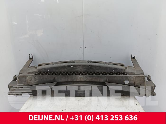 Volvo V70 Motor Schutzblech O321758