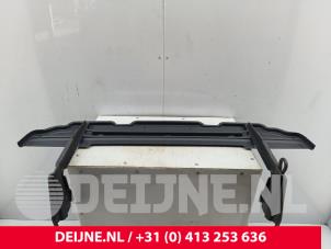 Mercedes eSprinter Trittbrett hinten O321877 foto 3
