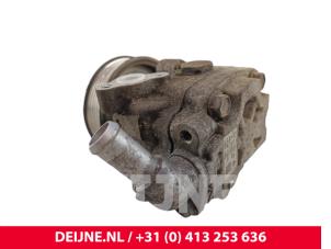 Volkswagen Caddy Power steering pump O321908 photo 3