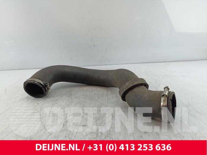 Gebruikte Intercooler Buis Volkswagen Transporter T5 2.0 TDI DRF Prijs € 54,45 Inclusief btw aangeboden door van Deijne Onderdelen Uden B.V.