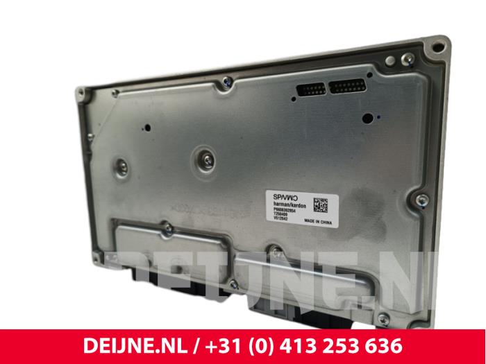 Lynk & Co 08 Radioverstärker O321944