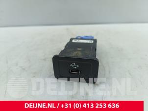 Mercedes eSprinter AUX / USB-Anschluss O321998 foto 2