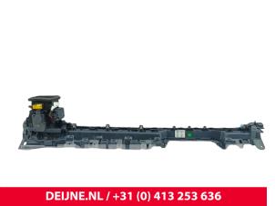 Lynk & Co 08 Dashboard sierlijst O322098 foto 3