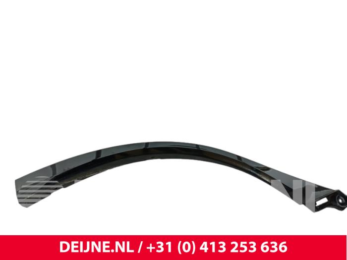 Lynk & Co 08 Spatbord Lijst O322367