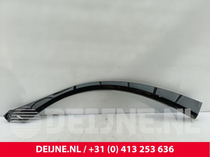 Lynk & Co 08 Spatbord Lijst O322368