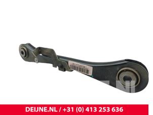 Lynk & Co 08 Reactiestang links-achter O322482 foto 2