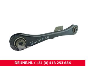 Lynk & Co 08 Reactiestang links-achter O322482 foto 3