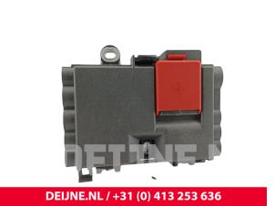 Lynk & Co 08 Sicherungskasten O322500 foto 3