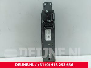 Mercedes Sprinter Electric window switch O322851 photo 2