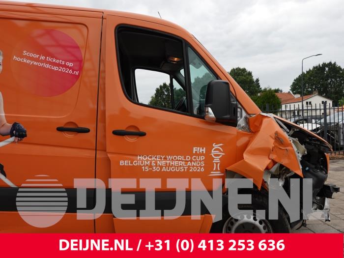 Mercedes Sprinter Door 2-door, right O322874