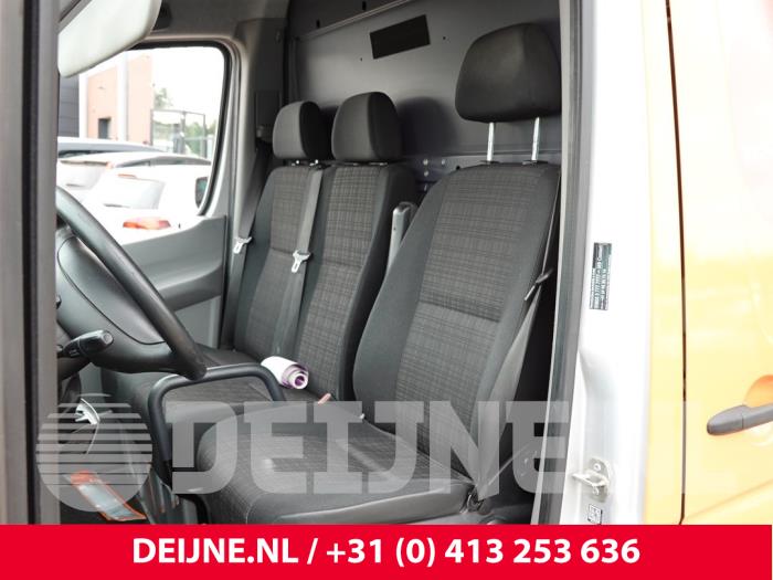 Mercedes Sprinter Sitz links O322896
