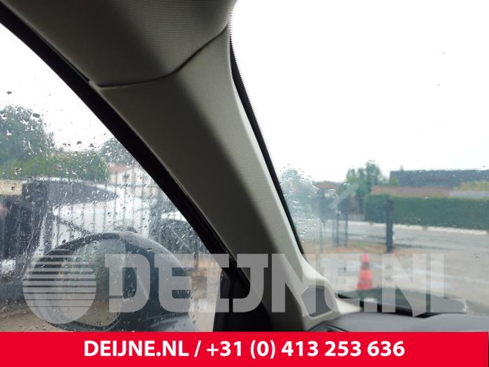 Lynk & Co 01 A-stijl Afdekkap links O323507