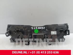 Lynk & Co 01 Heater control panel O323536 photo 2