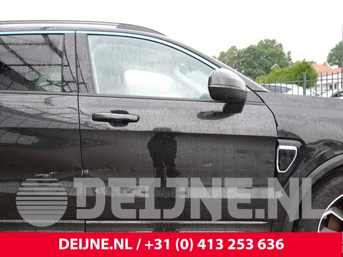 Lynk & Co 01 Tür 4-türig rechts vorne O323548
