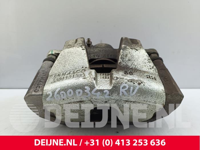 Lynk & Co 01 Remklauw (Tang) rechts-voor O323554