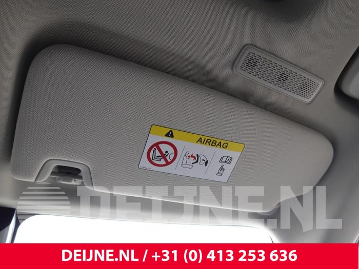 Lynk & Co 01 Sonnenblende O323582