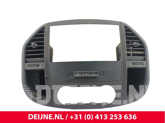 Mercedes Vito Armaturenbrett Teil O323640