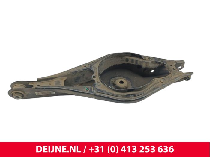 Lynk & Co 01 Veerschotel links-achter O323791