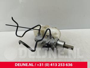 Volvo XC40 Master cylinder O323792 photo 2