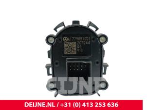 Mercedes Sprinter Start/stop switch O323798 photo 2